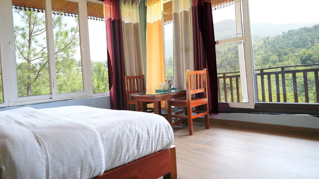 Hotel JBV (Jai Badri Vishal) & Restaurant